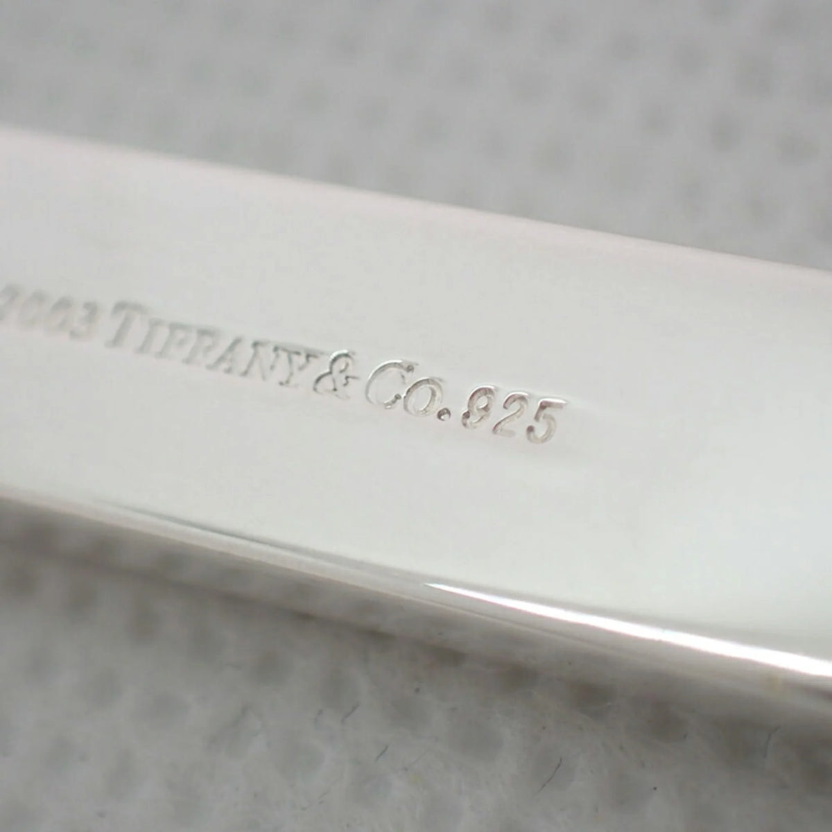 925 Rubber Atlas Bar Pendant U506411