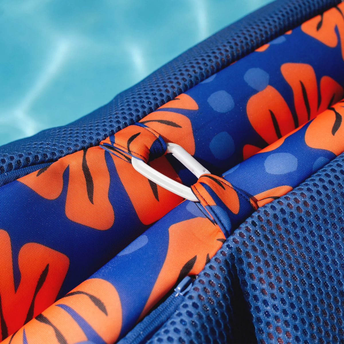 Doubled-Sided Mesh Pool Float R1298