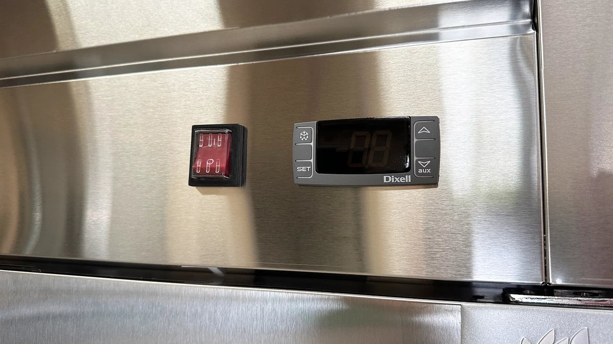 Solid Door Reach-In Freezer Q575