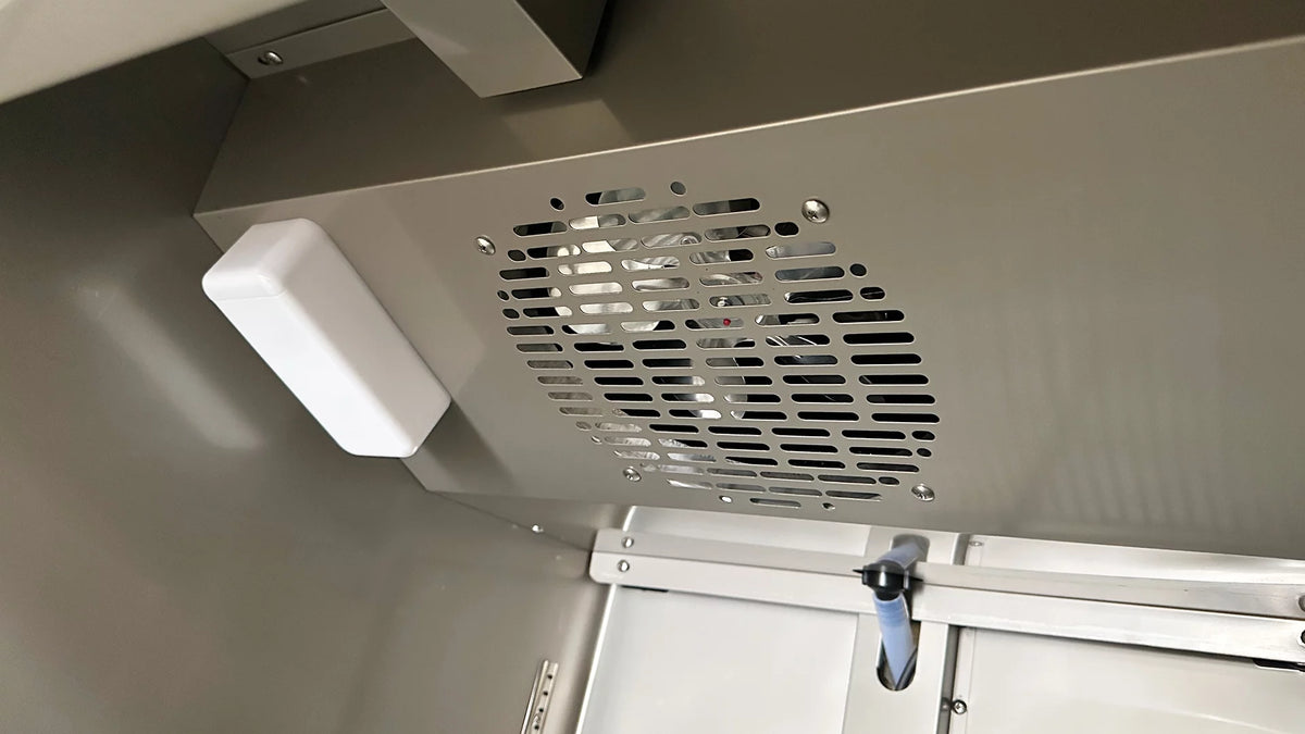 Solid Door Reach-In Freezer Q575