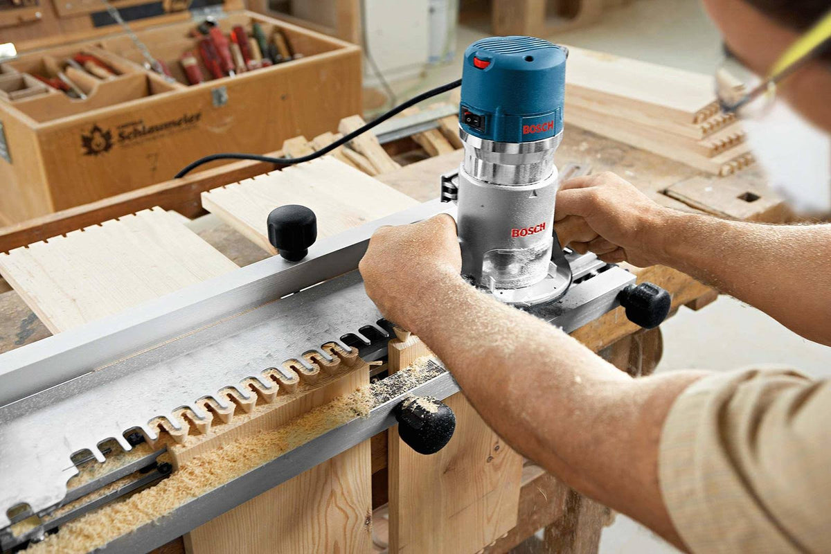 12 Amp 2-1/4-Horsepower Plunge and Fixed Base Router W461824