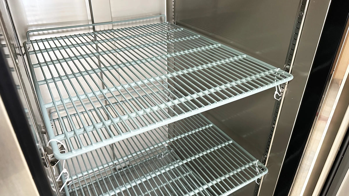 Solid Door Reach-In Freezer Q575
