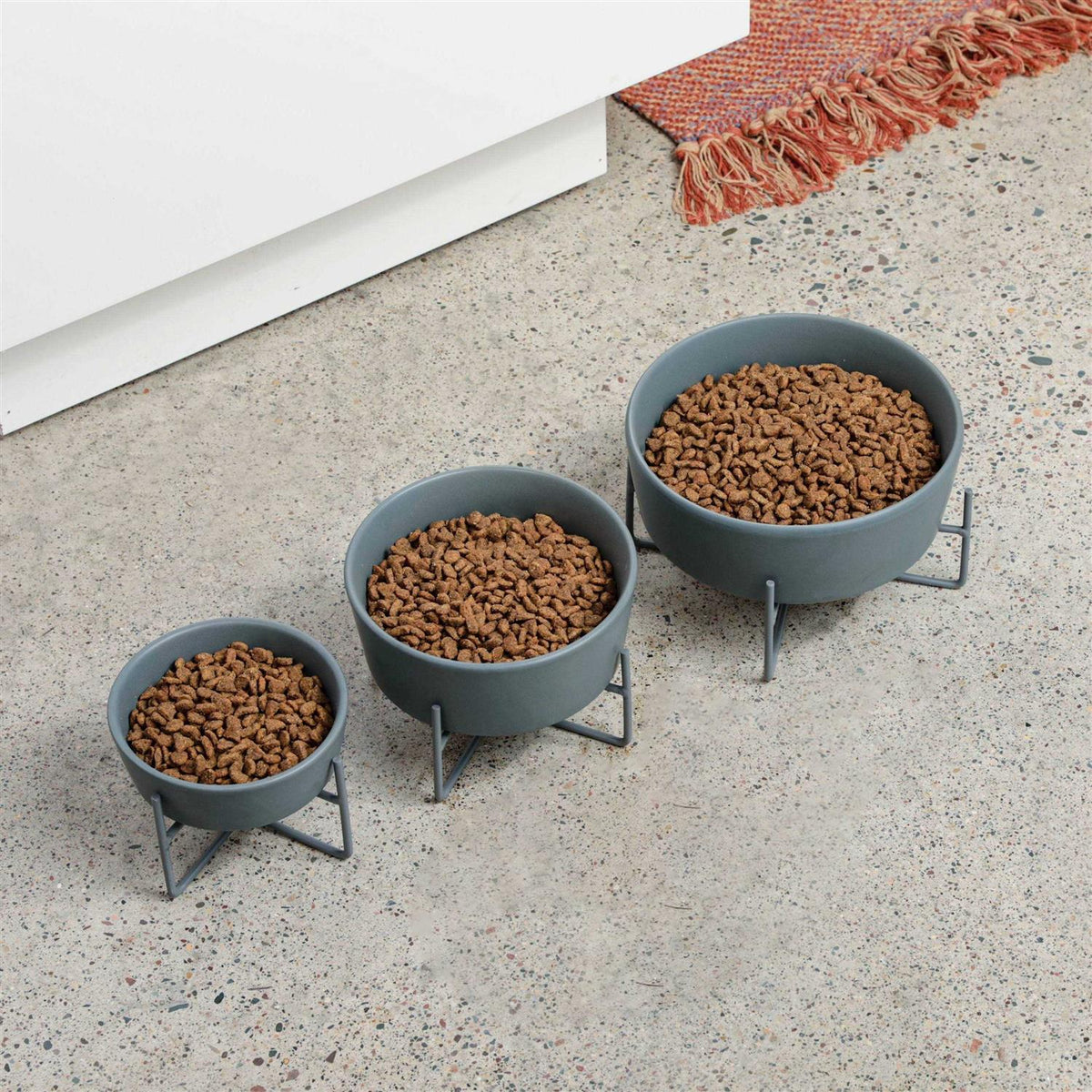 Solid Bowl + Dog Bowl Stand Q303